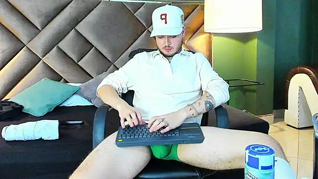 Salvattore Muller online show from February 10, 8:08 am