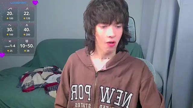 LeonBoykisser online show from July 26, 8:11 am
