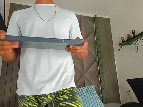 AndrewKenoxx  online show from February 2, 7:33 pm