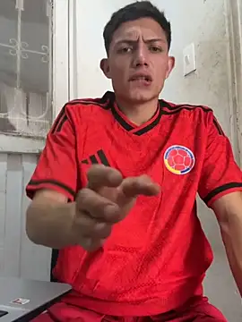 santiObrero online show from June 17, 8:32 pm