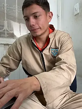 santiObrero online show from June 23, 3:59 pm