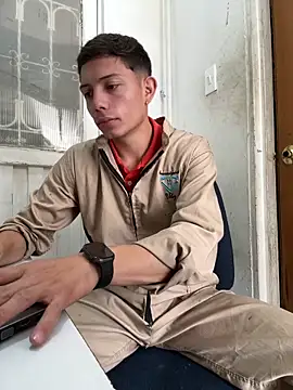 santiObrero online show from June 6, 3:18 pm