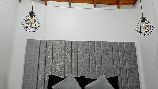 Calvin Hunter online show from February 26, 1:07 am