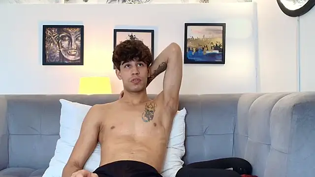 PRETTY COCK1 online show from March 29, 3:45 pm