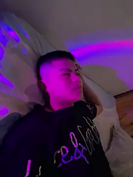 andresmahecha777 online show from April 8, 10:40 pm