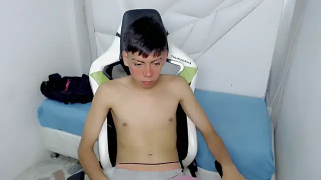 Liarr  online show from March 5, 8:27 pm