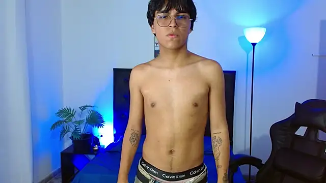 Maecum18 online show from February 7, 10:04 pm