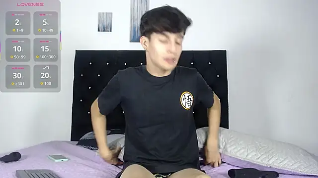 axxxel twink online show from February 17, 1:15 am