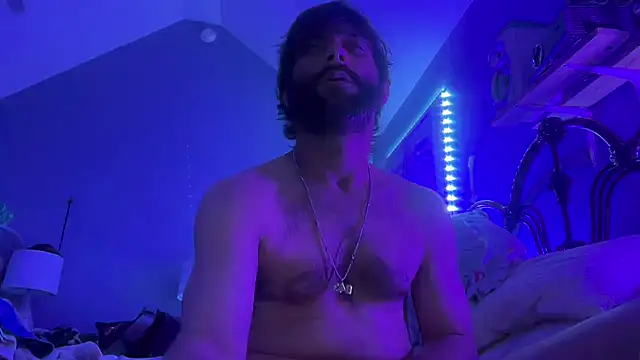 TrndSettr online show from March 27, 8:48 am