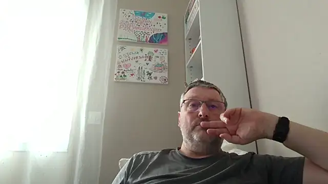 doudou310 online show from February 18, 12:36 pm