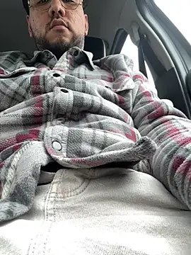 latinocalientehot online show from April 13, 11:33 am