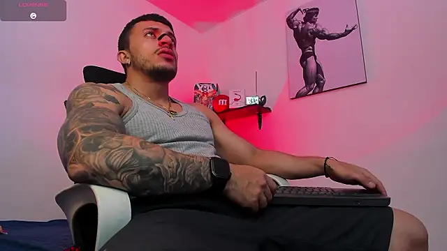 LiamReigns  online show from February 17, 10:08 pm