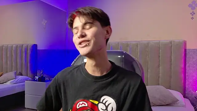 Derek Sinn online show from April 6, 9:04 pm