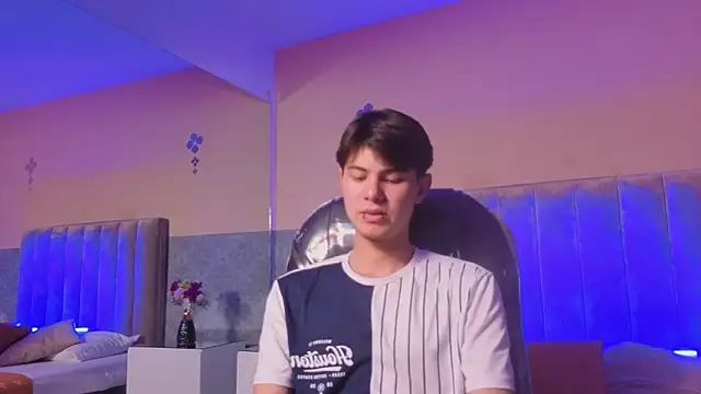 Derek Sinn online show from March 3, 8:16 pm