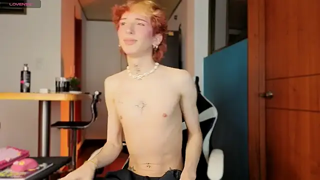 golden twink  online show from February 1, 1:48 am