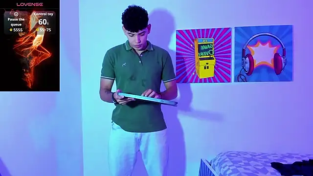 justin payn14 online show from February 10, 7:07 pm