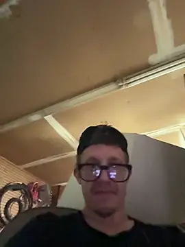 Daddybigdick123123 online show from May 25, 1:01 am