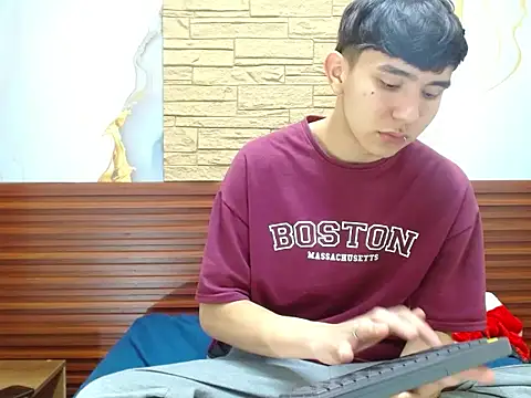 massimoferrera303av online show from February 25, 7:48 pm