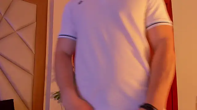 valenssio moretti online show from March 25, 4:27 am