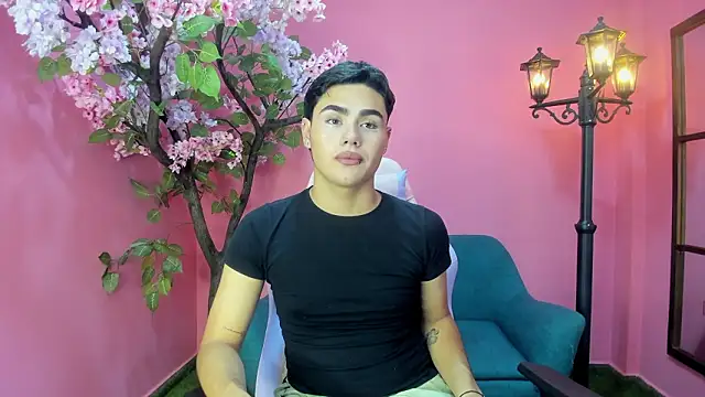 FemNoa online show from February 8, 2:21 pm