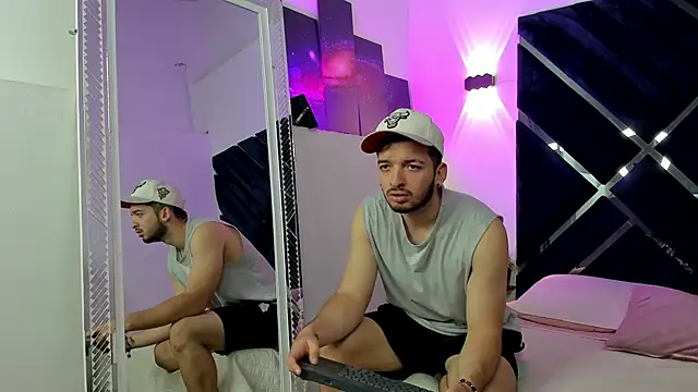 Logan Wolf-js online show from March 31, 12:18 pm