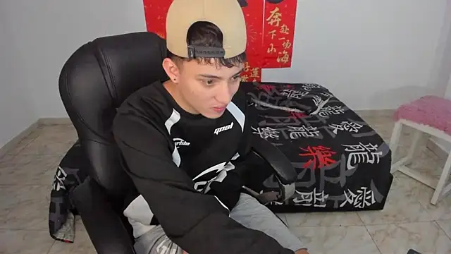 Wesleey-Boy online show from April 1, 7:22 pm