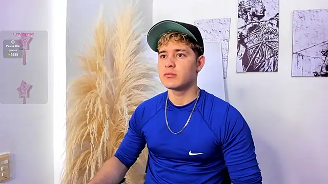 rayan linxx online show from March 26, 7:51 pm