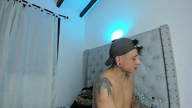 SkinnyDevil12 online show from February 23, 3:41 am