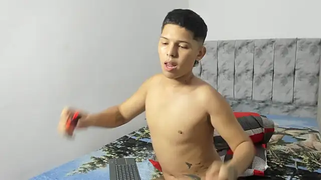 maykyboyx online show from April 8, 12:00 am