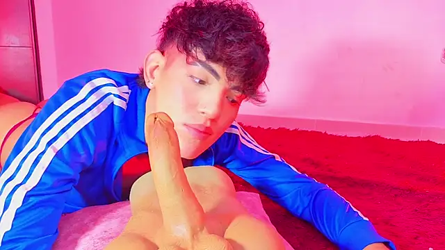 max femboy online show from June 3, 8:27 am