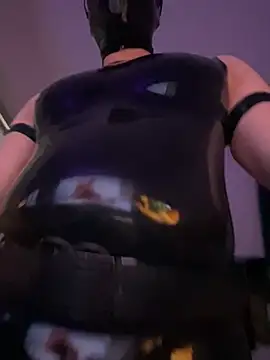 RubberGummi online show from March 29, 8:14 am