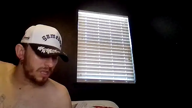 Tallhungandcloudy online show from June 18, 7:19 pm