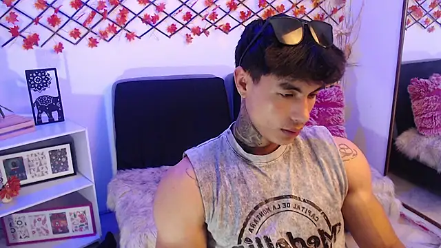 IanWest  online show from June 9, 6:09 pm