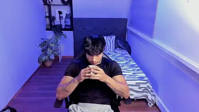 IanWest  online show from July 14, 8:26 pm