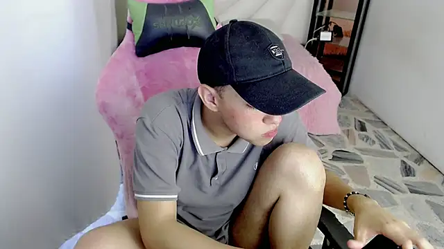 Top and bottom online show from May 5, 9:48 pm