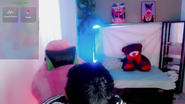 Top and bottom online show from May 24, 3:07 pm