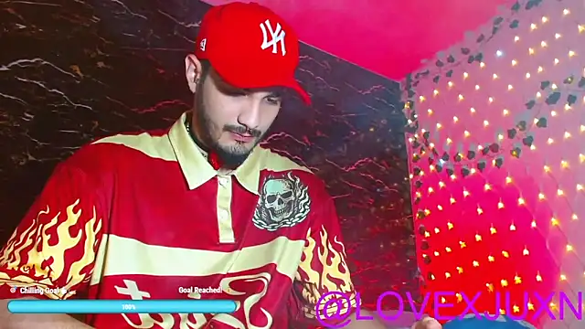 LovexJuxn8 online show from June 4, 9:32 pm