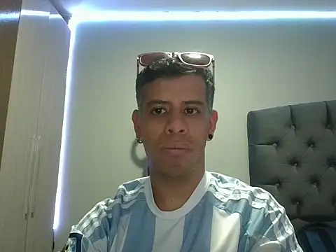 WILD BIGCOCK35 online show from February 26, 12:23 am