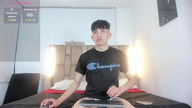 Noir Sebas online show from April 14, 3:39 am