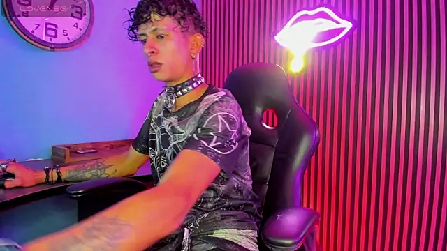 Maximoking26 online show from February 27, 12:28 pm