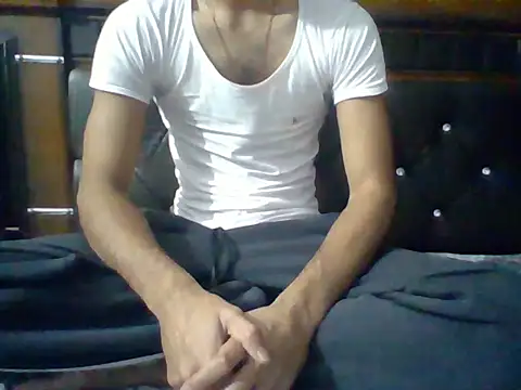 striplover 1 online show from February 18, 7:00 pm