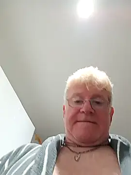 olivbisoumis online show from March 29, 5:40 am