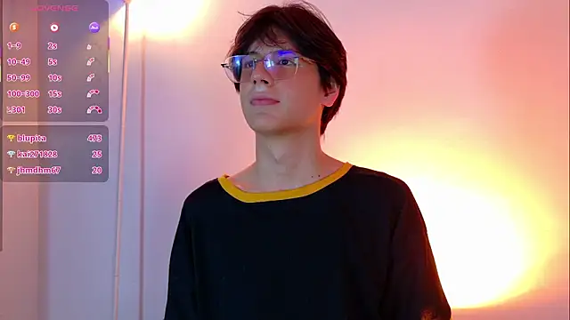 lui x dust online show from March 2, 7:15 am