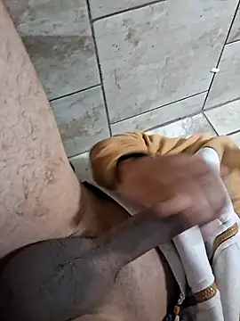 gueboloco2626 online show from March 10, 12:44 pm