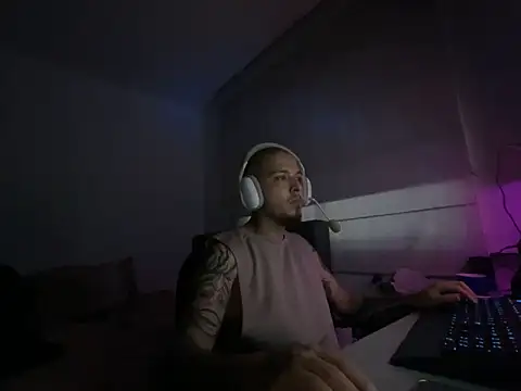 Maximo Garcia17 online show from February 19, 11:12 pm