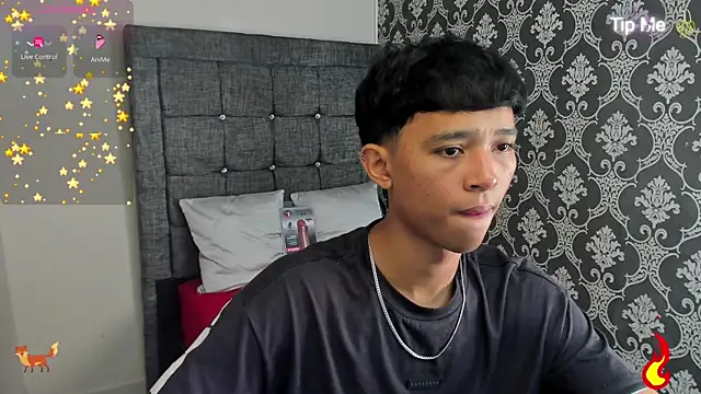 Little Twink19x online show from July 26, 8:06 pm