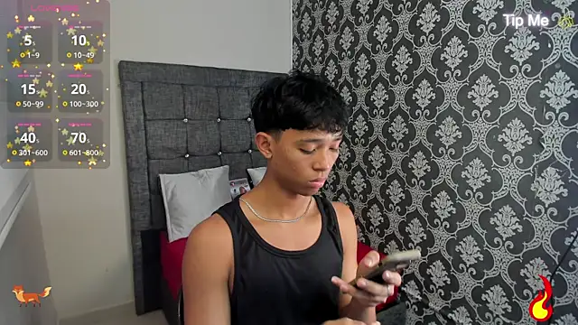 Little Twink19x online show from July 29, 7:35 pm