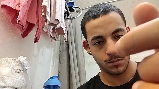 momo0208 online show from February 21, 8:43 pm