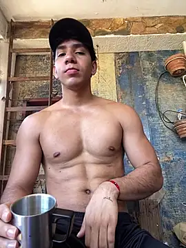 Alejandrososas online show from July 6, 5:15 pm