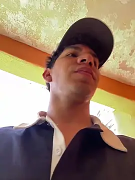 Alejandrososas online show from August 4, 4:11 pm